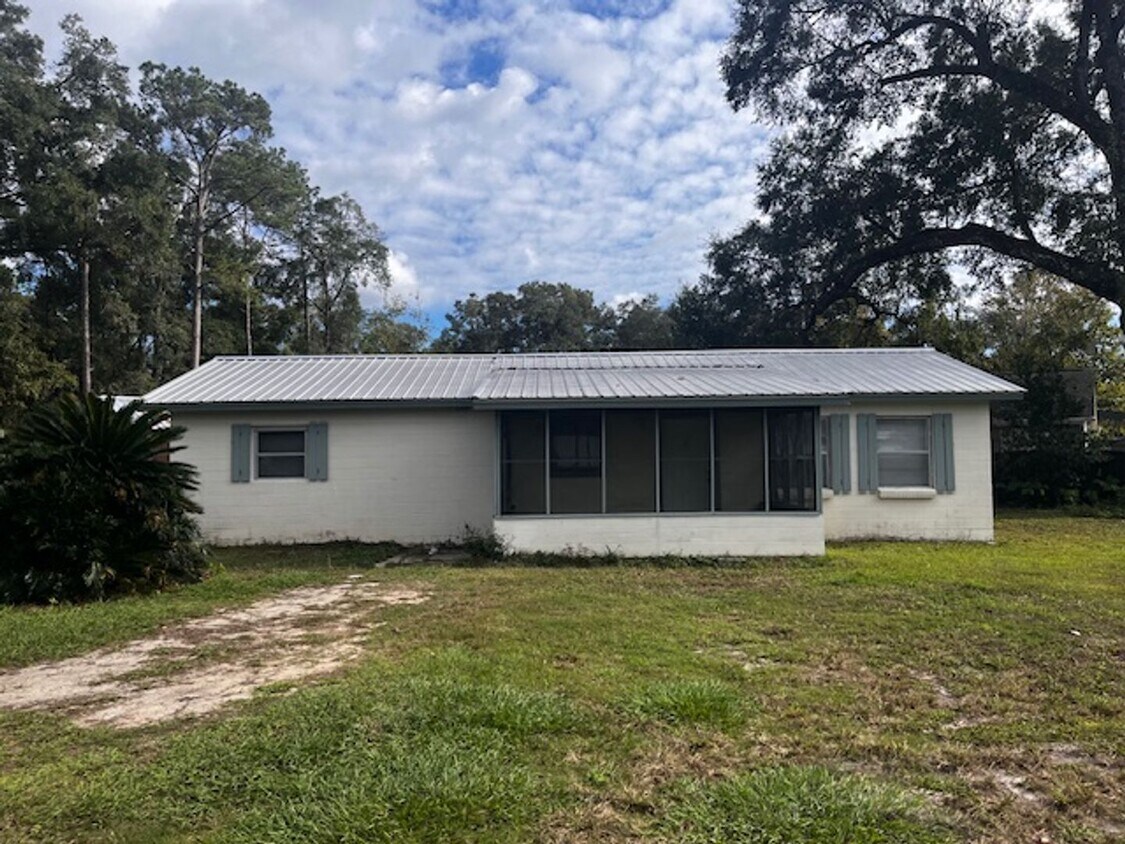 Foto principal - 3 Bedroom 2 Bath House In Crawfordville