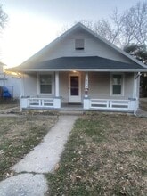 Building Photo - 526 S Crescent Ave