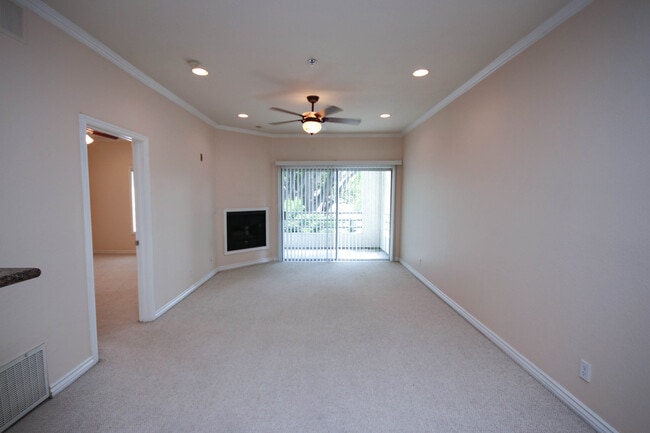 Foto del edificio - 300 N El Molino Ave