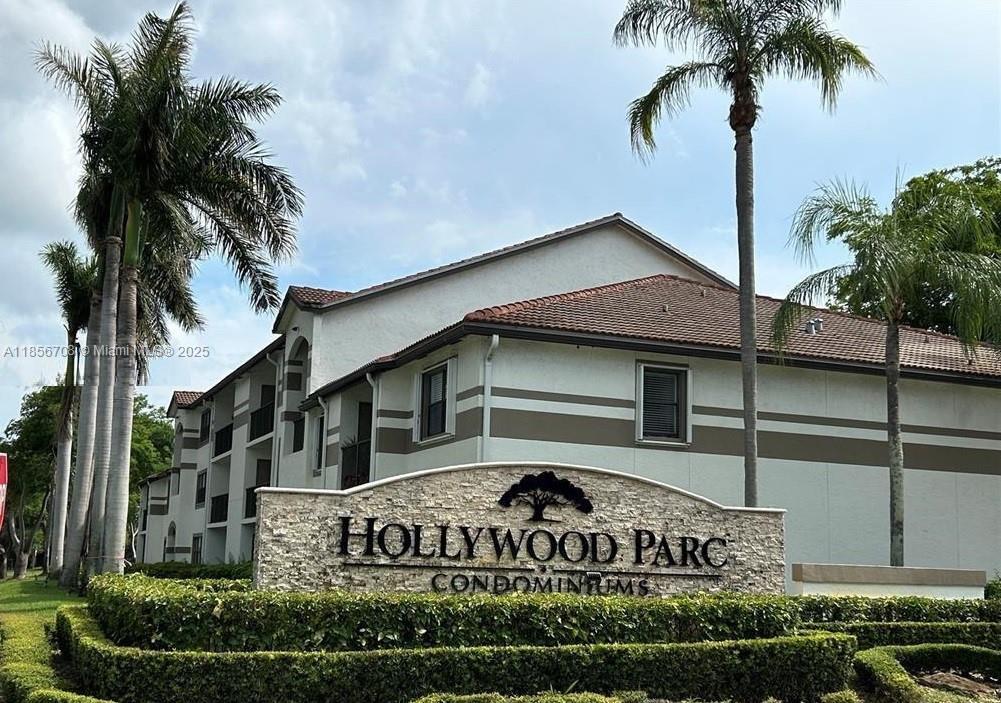 Foto principal - 530 S Park Rd