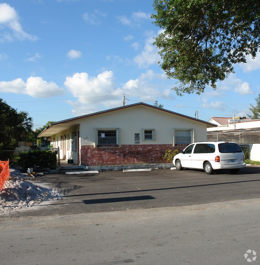 Foto del edificio - 2650 SW 13th St