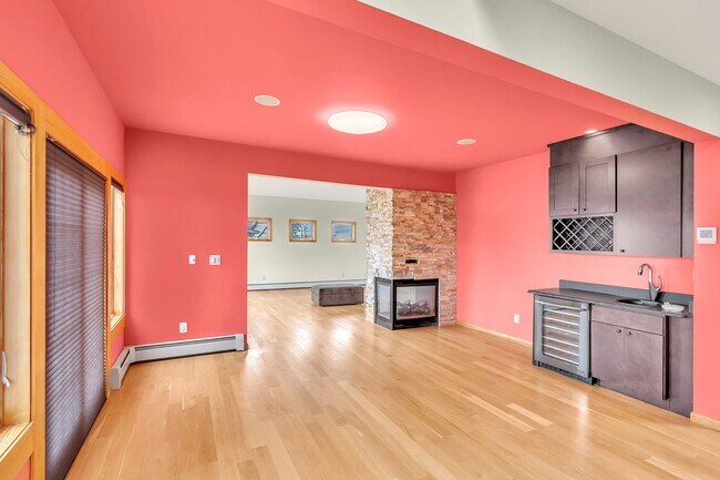 Foto del edificio - 982 Woodcrest Dr
