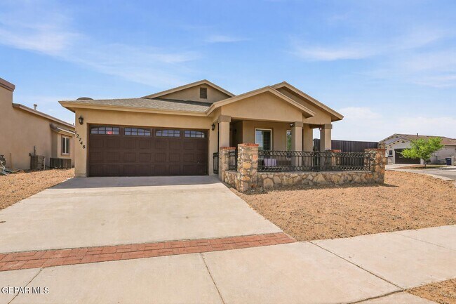 Building Photo - 12748 Tre Maximiliano Ave