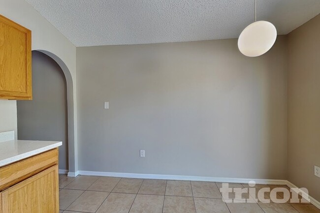 Building Photo - 11621 Ivy Flower Loop