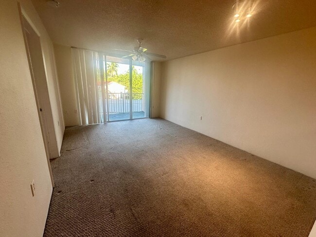 Foto del edificio - 3930 S Roosevelt Blvd