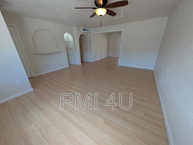 Building Photo - 4225 Penelope Pl NE