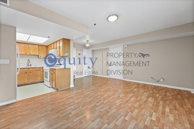 Building Photo - 537 S 900 E