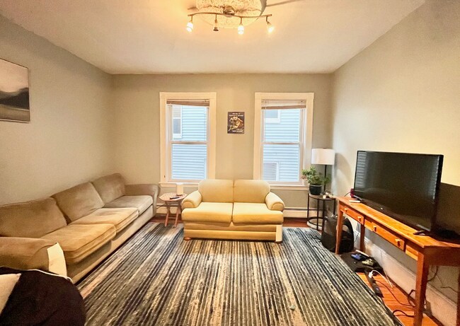 Building Photo - 12 Bucknam St