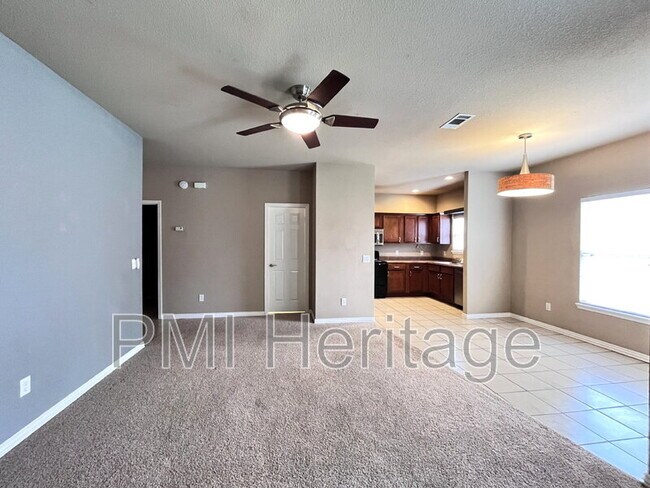 Building Photo - 3200 SW Windrift Ave