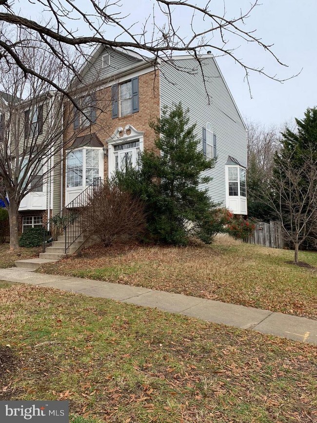 Building Photo - 2400 Hamden Ct