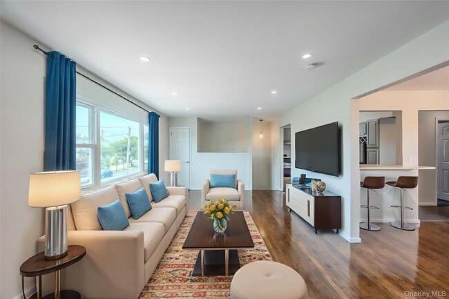 Foto del edificio - 214 Carman Ave