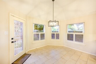 Building Photo - 1231 Parkhaven Ln