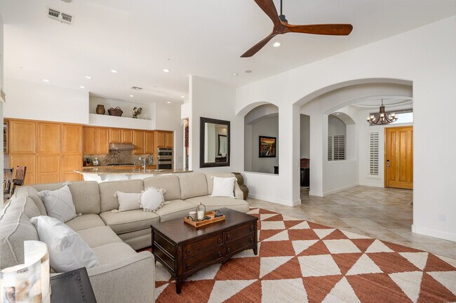 Building Photo - 14705 Canyon Dr