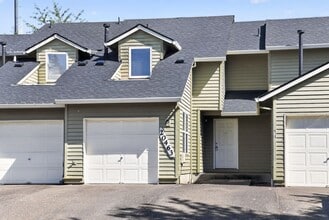 Building Photo - 20463 SW Midline St