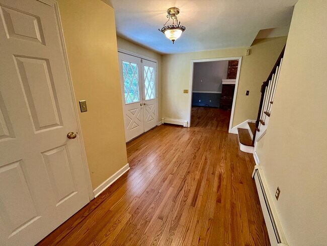 Building Photo - 25 Jade Tree Ln