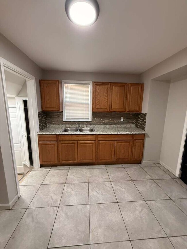 Building Photo - 12634 Asbury Park