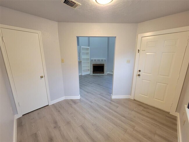 Building Photo - 16223 Diamond Ridge Dr