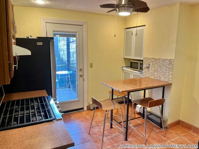 Building Photo - 11 Chilcott Pl