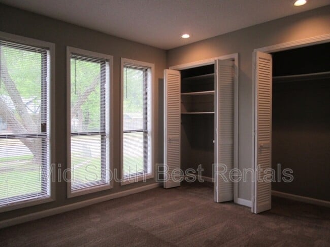 Building Photo - 2497 Richwood St