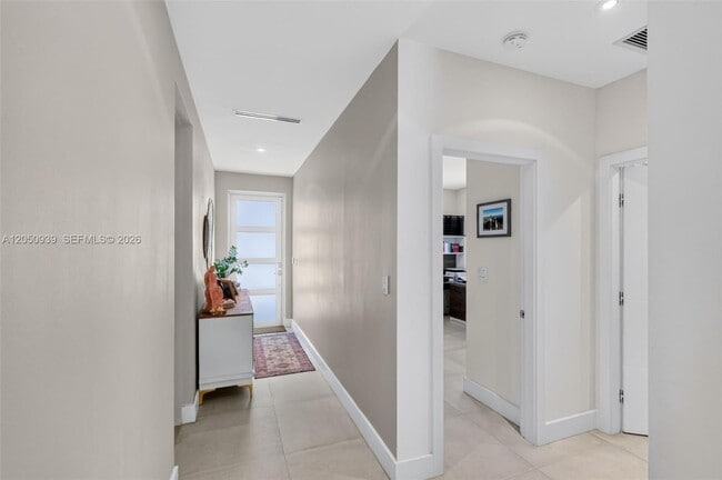 Building Photo - 2149 SW 30th Ct