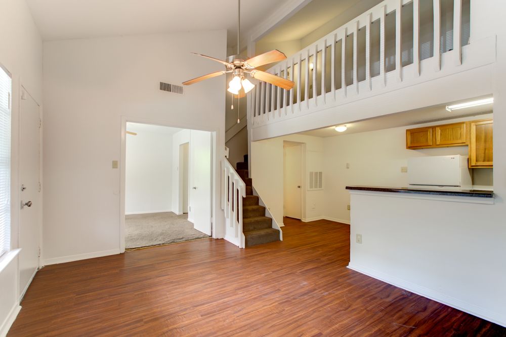 2207 Springbrook Ln, New Orleans, LA 70114 Room for Rent in New