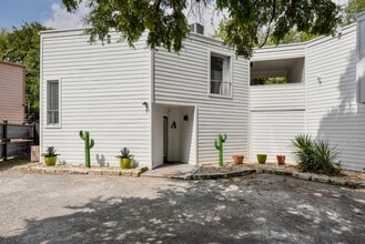 Building Photo - 1122 Bluebonnet Ln