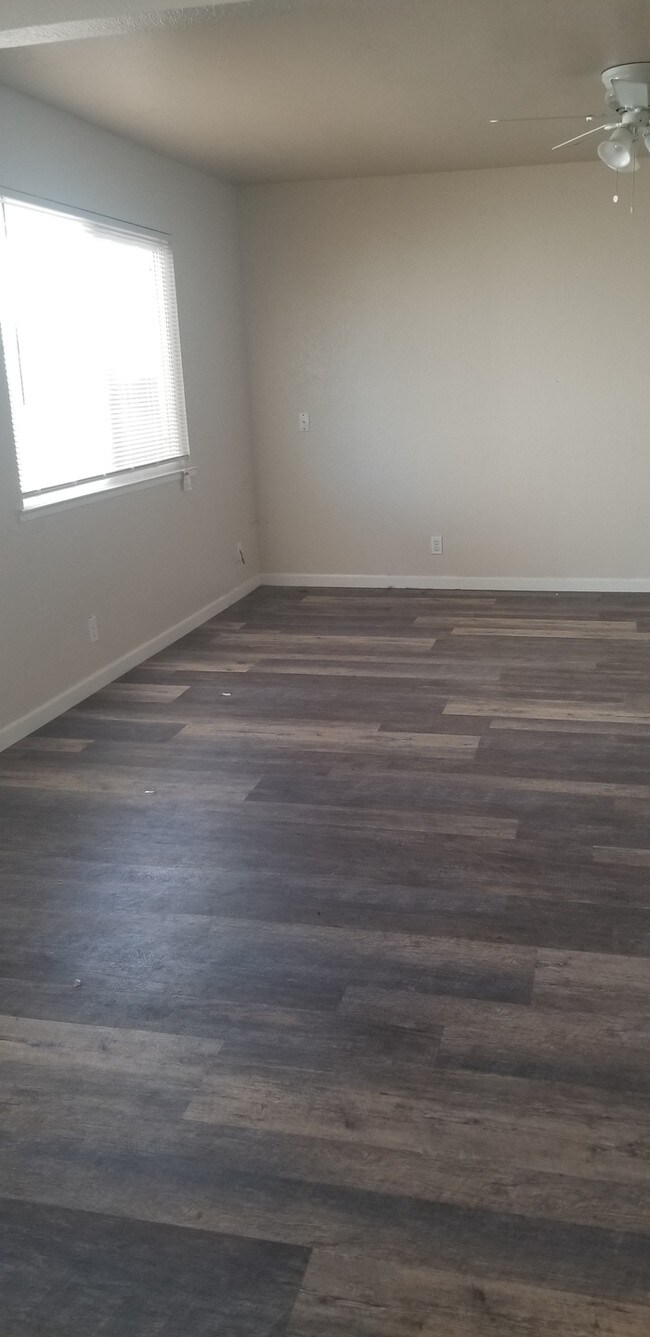 Building Photo - Three Bedroom Apartment on Diablo