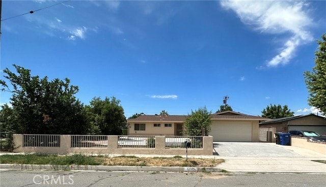 Primary Photo - 10730 Curtis St