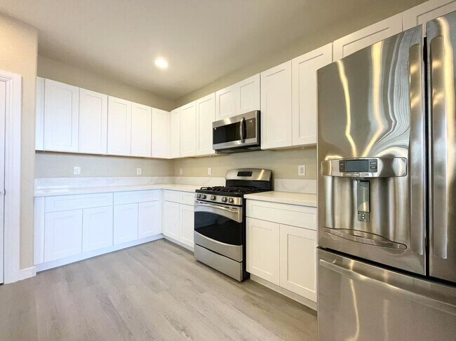 Foto del edificio - Paid off Solar!