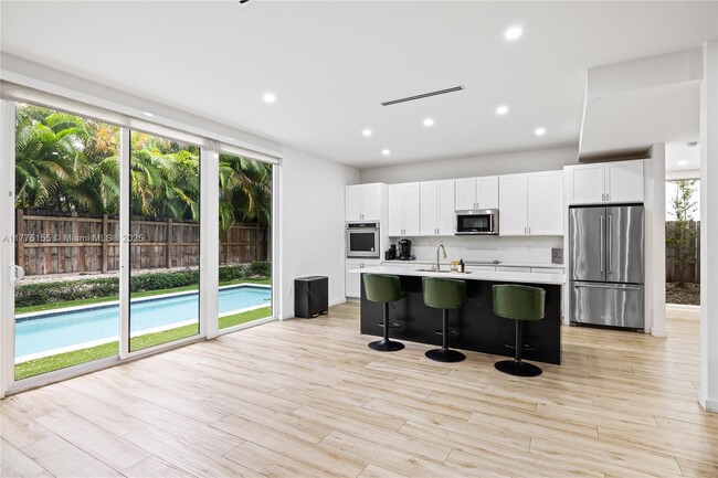 Foto del edificio - 1816 SW 23rd St