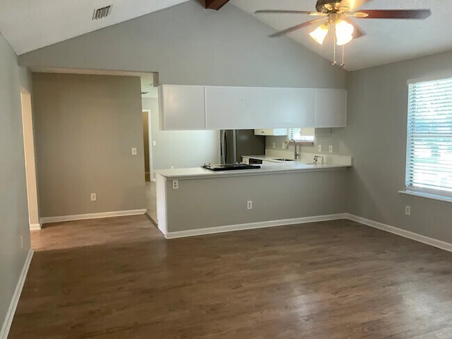 Foto del edificio - 4431 Thicket Ridge Ct