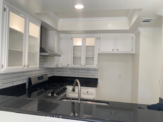 Foto del edificio - 16211 Downey Ave