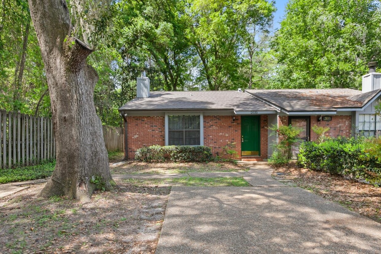 Primary Photo - 2035 Gardenbrook Ln
