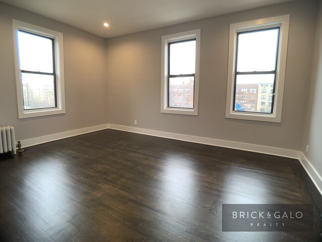 Foto del edificio - 470 Ocean Pkwy