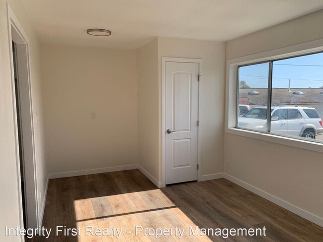 Building Photo - 1 br, 1 bath House - 2751 Granger Ave.