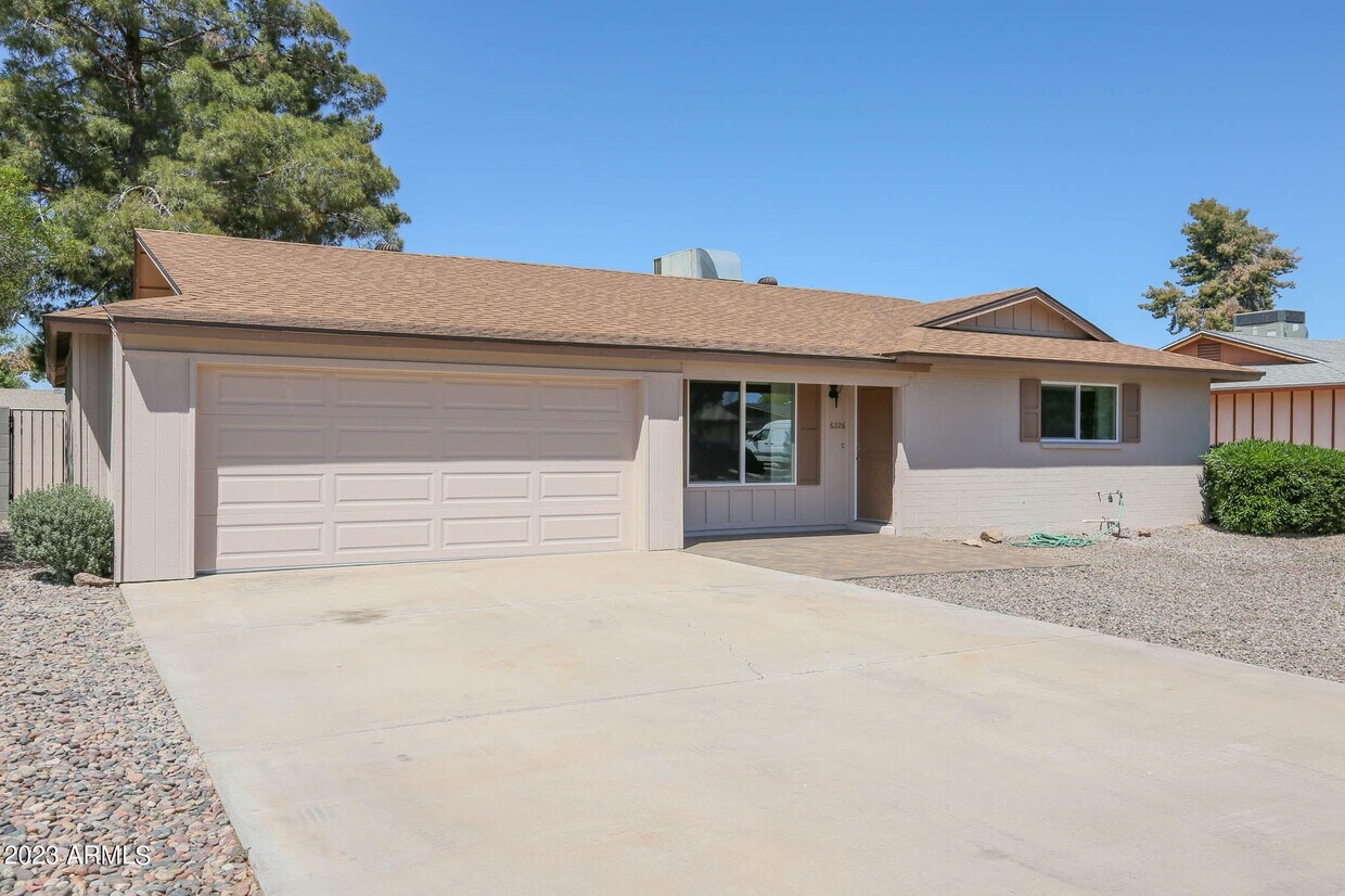 Primary Photo - 6226 S Hazelton Ln
