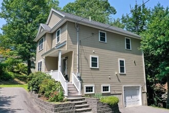 Building Photo - 3 Redwood