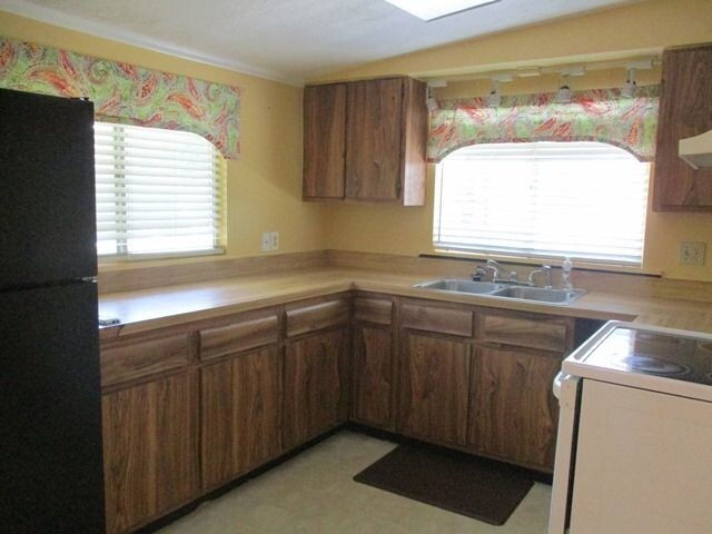 Building Photo - 350 S.Lawrence Blvd -- LEASE PENDING