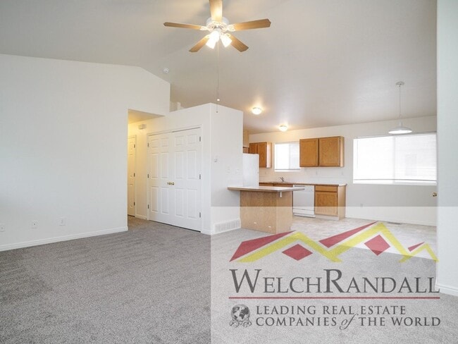 Building Photo - Beautiful 3 Bed 2 Bath Townhome in Ogden