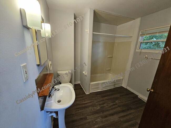 Foto del edificio - 1777 Marks Ave
