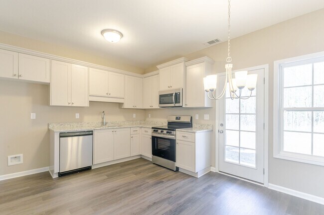 Building Photo - 351 Bordeaux Dr