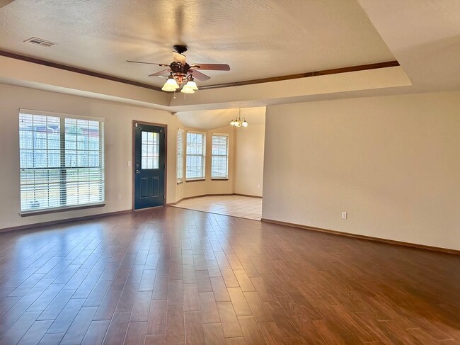 Building Photo - 1128 SW 128th St