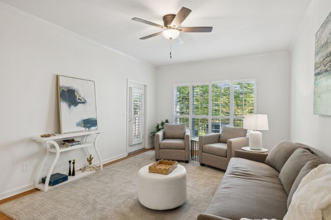 Building Photo - 2025 Woodmont Blvd