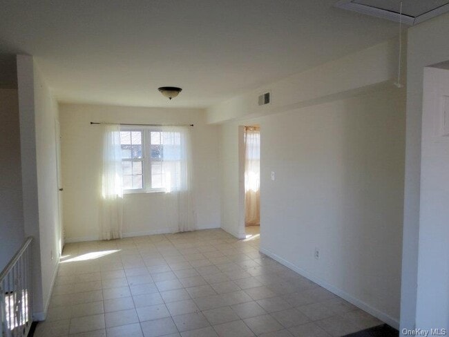 Building Photo - 106 Mariners Way