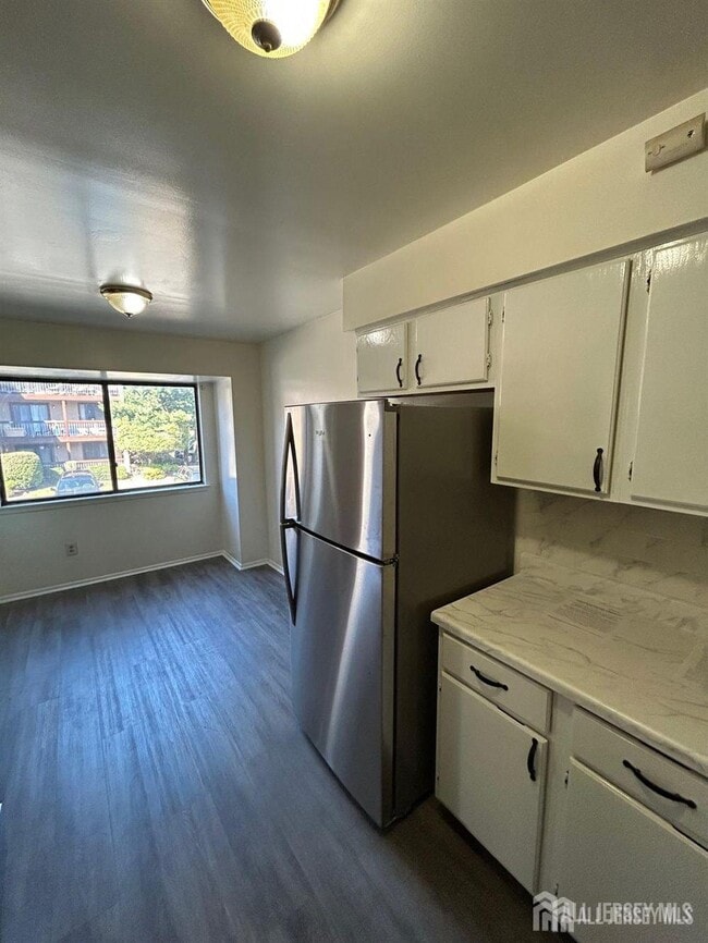 Foto del edificio - 517 Edison Glen Terrace