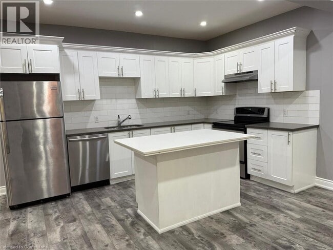 Building Photo - 24 Avalon Pl