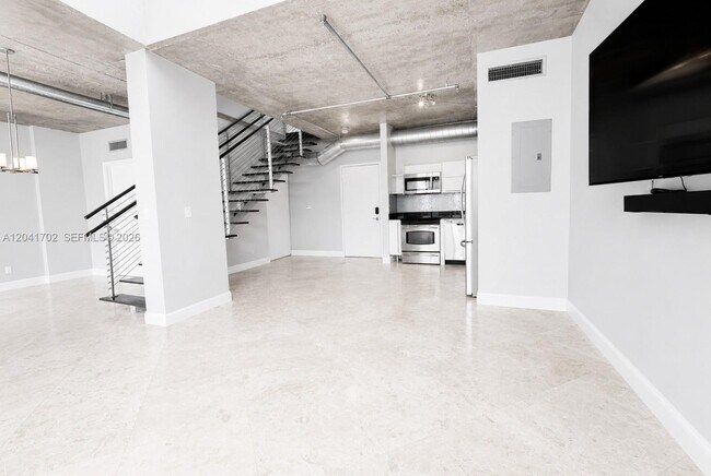 Foto del edificio - 690 SW 1st Ct