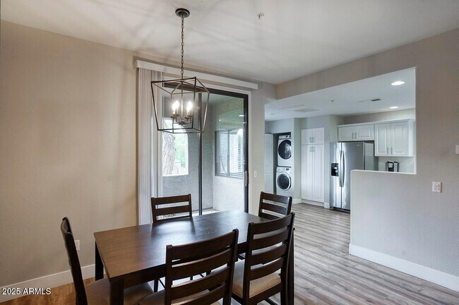 Foto del edificio - 15252 N 100th St