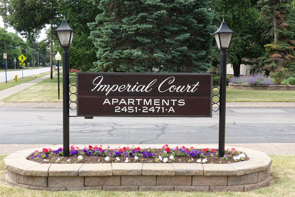 Primary Photo - Imperial Court Apartments