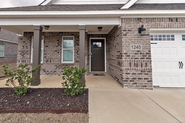 Building Photo - 1245 McClain Dr